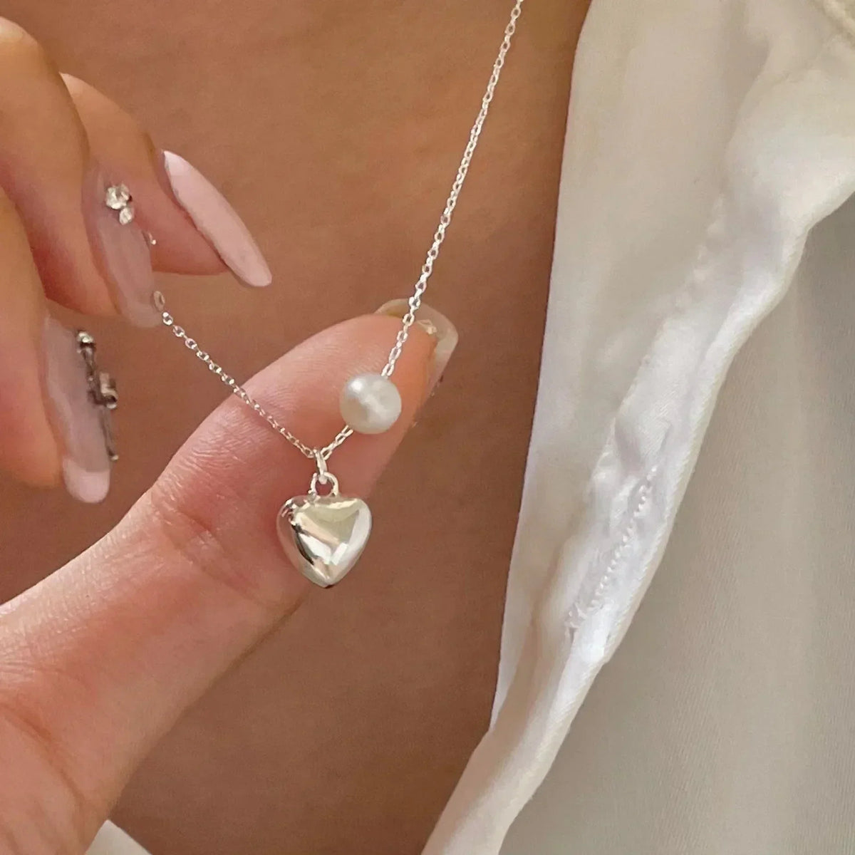 LUMISSORA Étoile Dainty Pearl Solitaire Pendant (Solid 925 Sterling Silver)