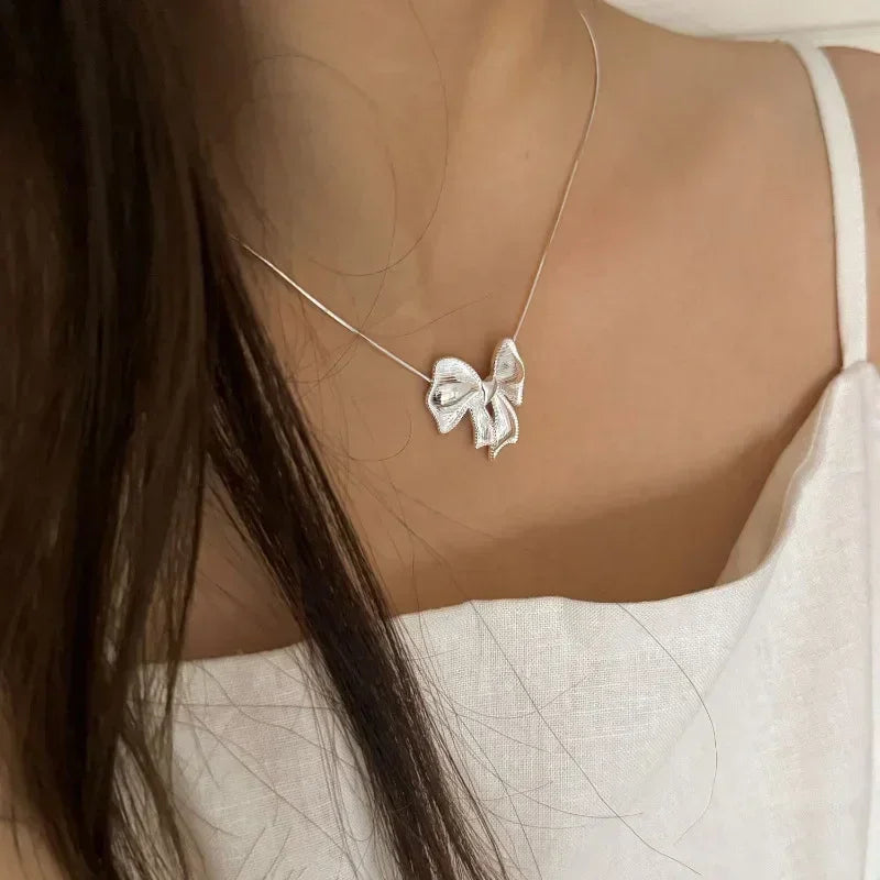 LUMISSORA Étoile Dainty Pearl Solitaire Pendant (Solid 925 Sterling Silver)